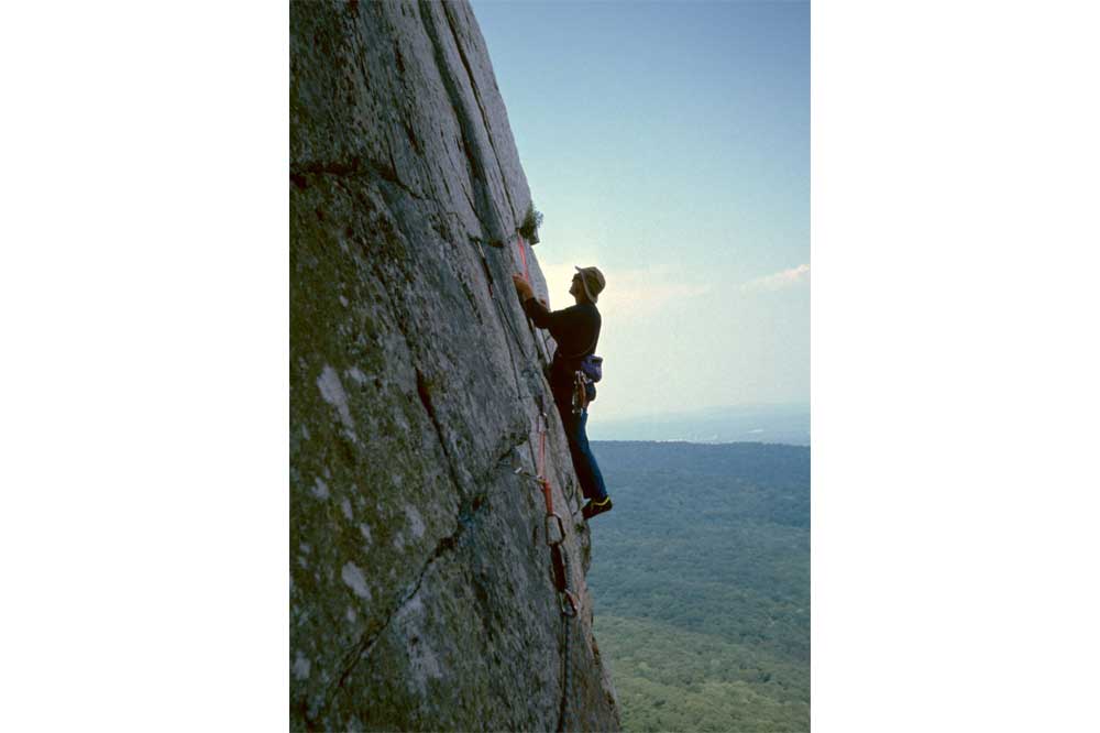 Kit Moore on the sharp end in the Gunks (2004)